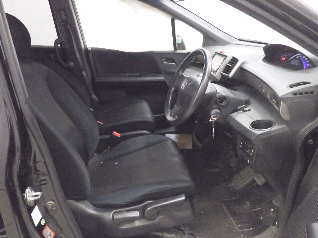 HONDA FREED SPIKE