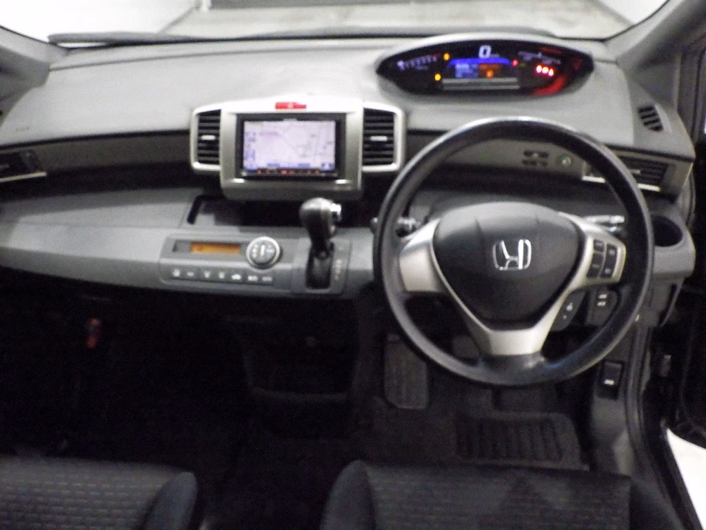 HONDA FREED SPIKE