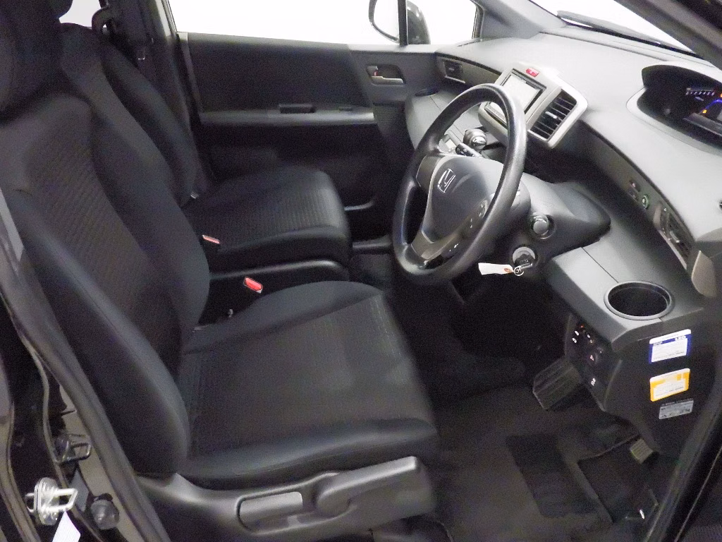 HONDA FREED SPIKE