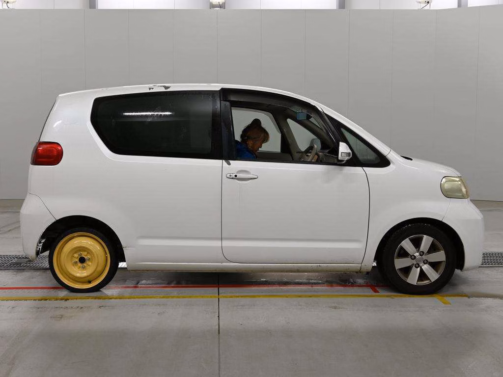 TOYOTA PORTE