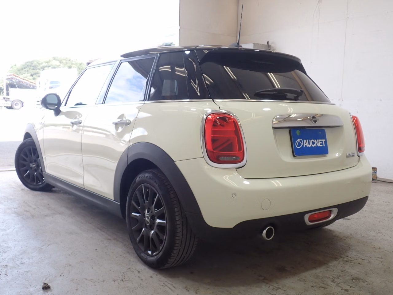 MINI HATCH