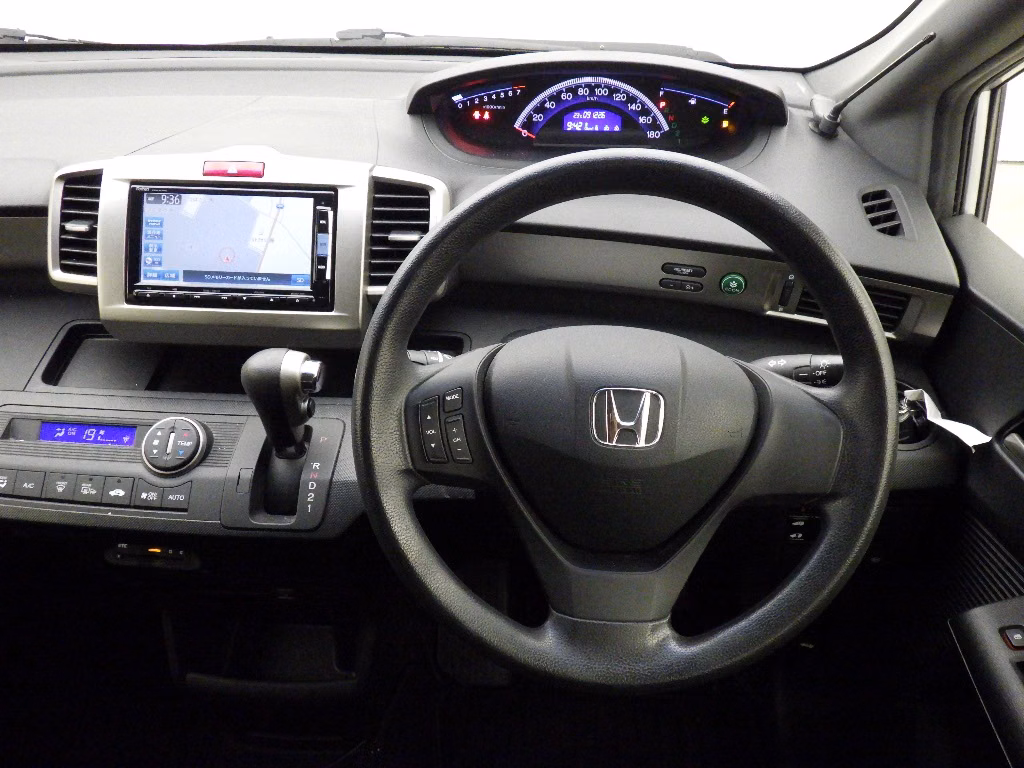 HONDA FREED SPIKE