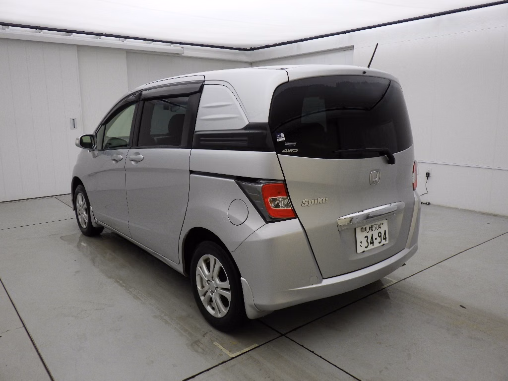 HONDA FREED SPIKE