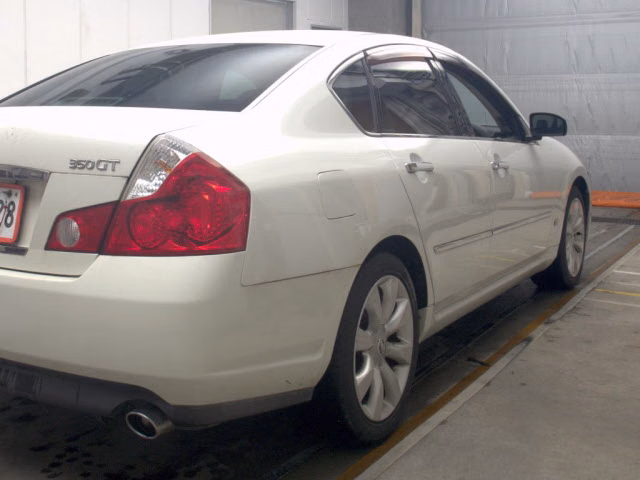 NISSAN FUGA
