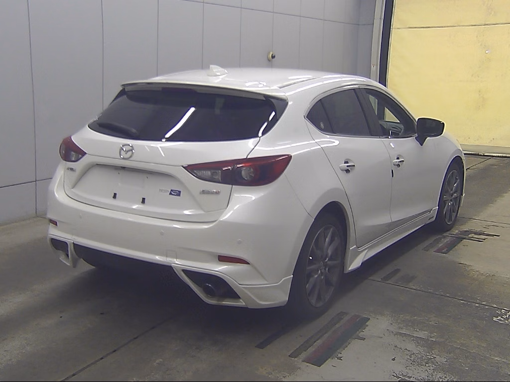 MAZDA AXELA