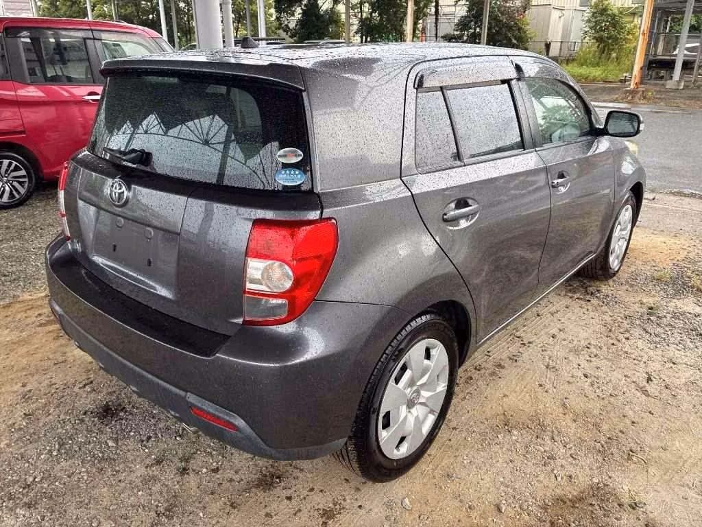 TOYOTA IST