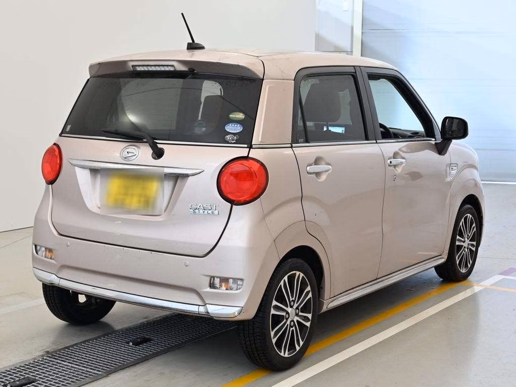DAIHATSU CAST