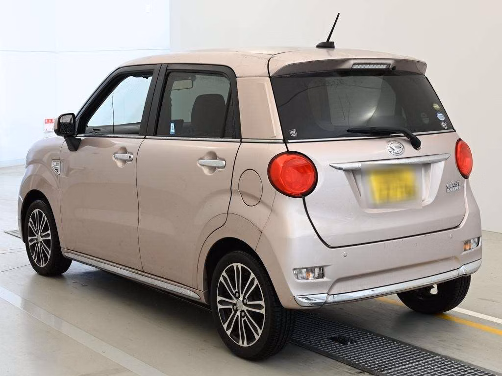 DAIHATSU CAST