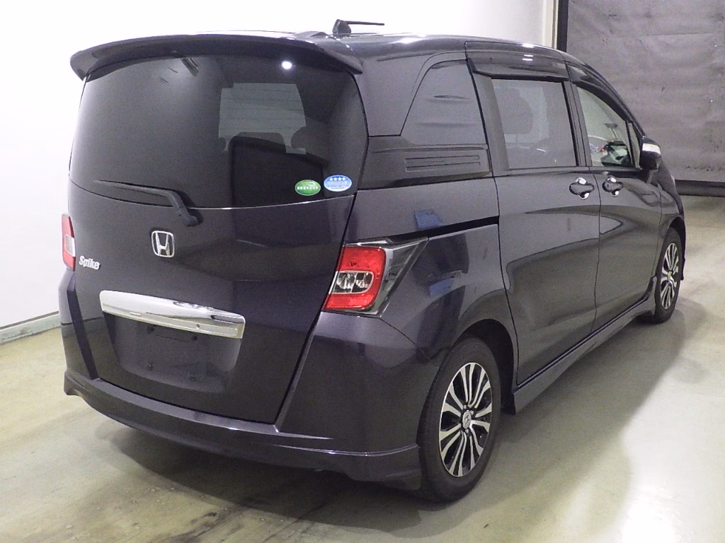 HONDA FREED SPIKE