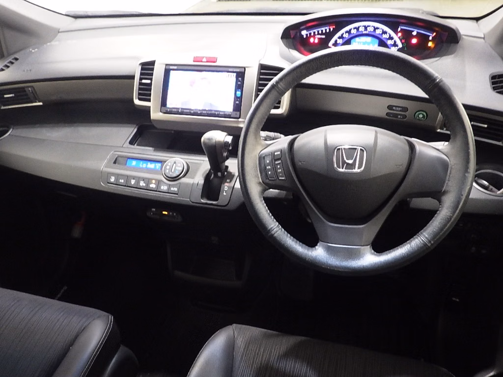 HONDA FREED SPIKE