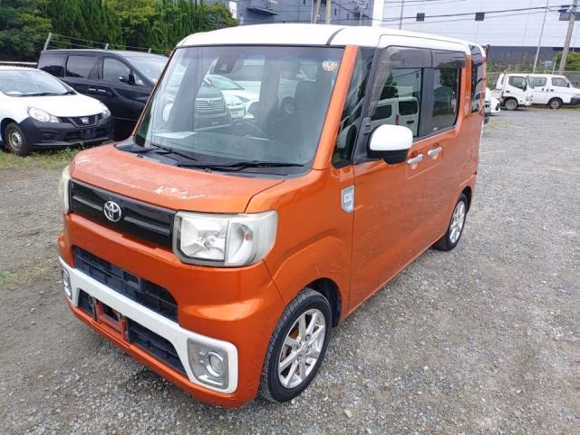 TOYOTA PIXIS MEGA