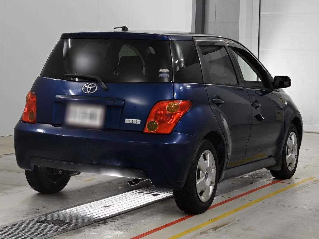 TOYOTA IST