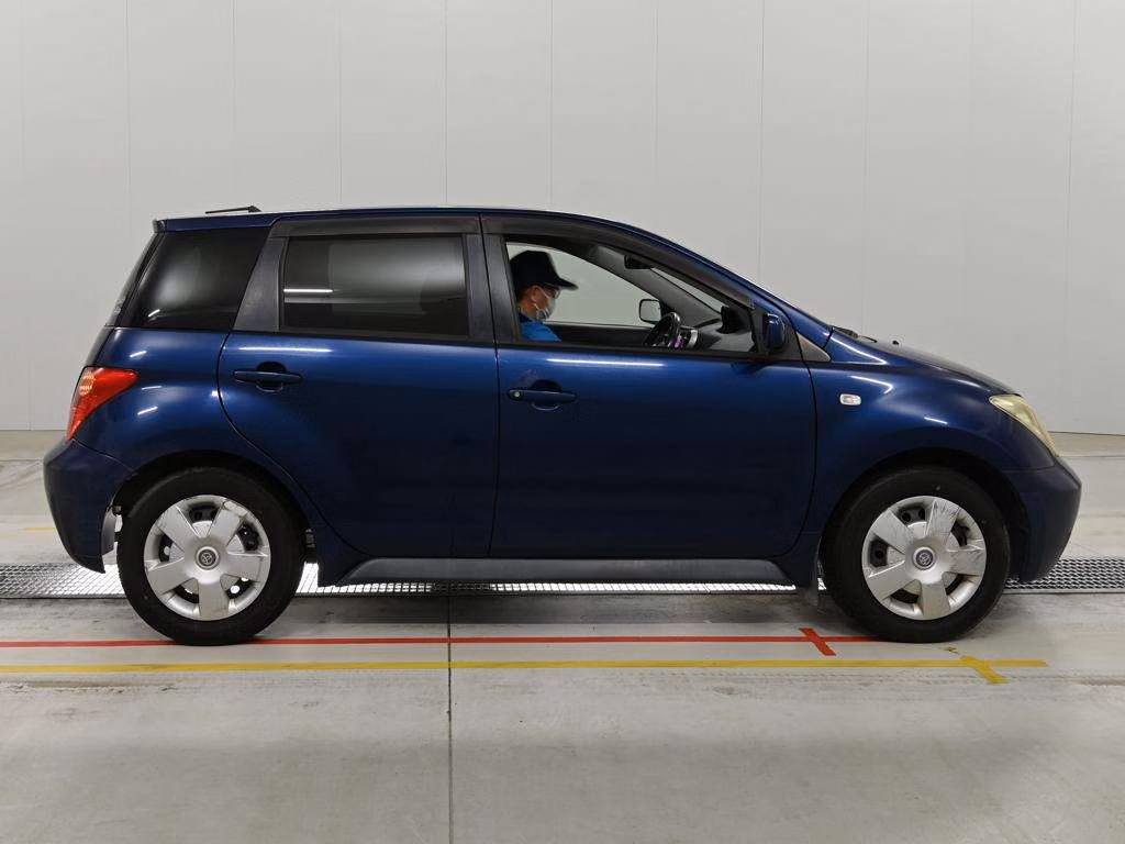 TOYOTA IST