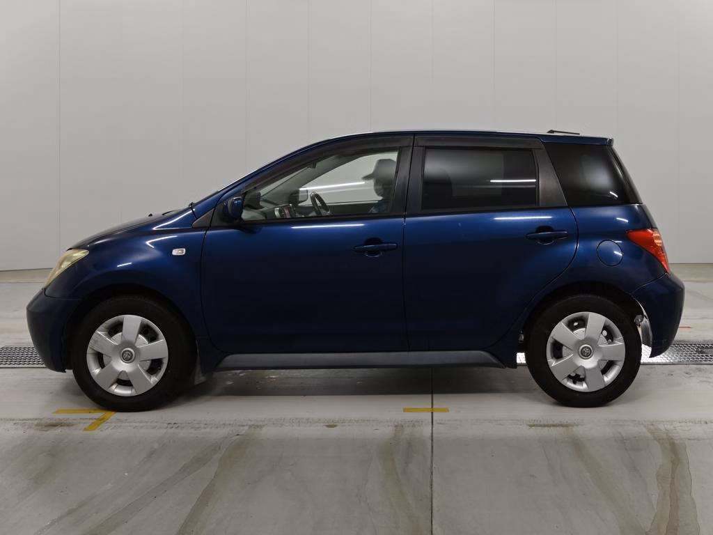 TOYOTA IST