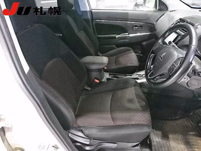 MITSUBISHI RVR