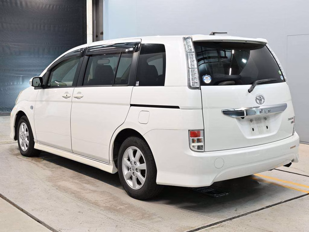 TOYOTA ISIS