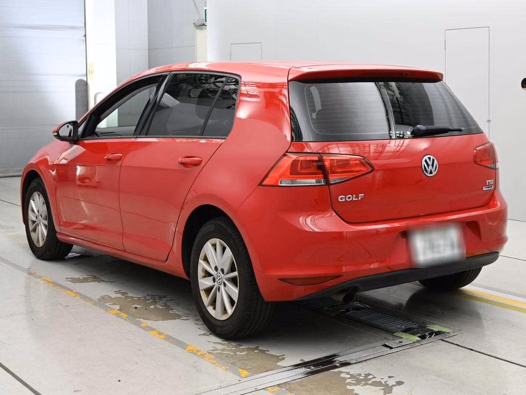 VOLKSWAGEN GOLF