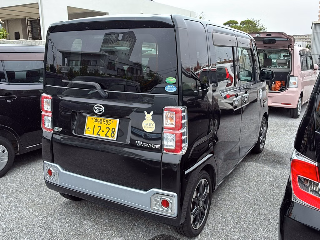 DAIHATSU WAKE