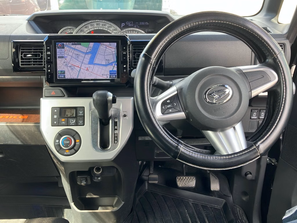 DAIHATSU WAKE