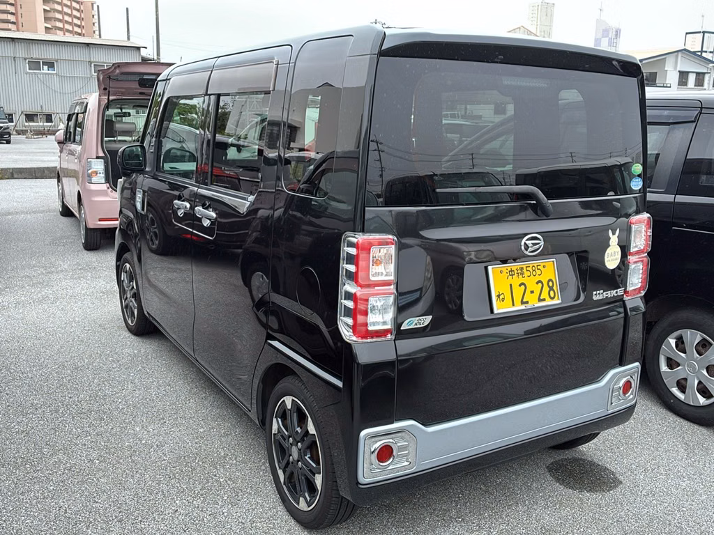 DAIHATSU WAKE