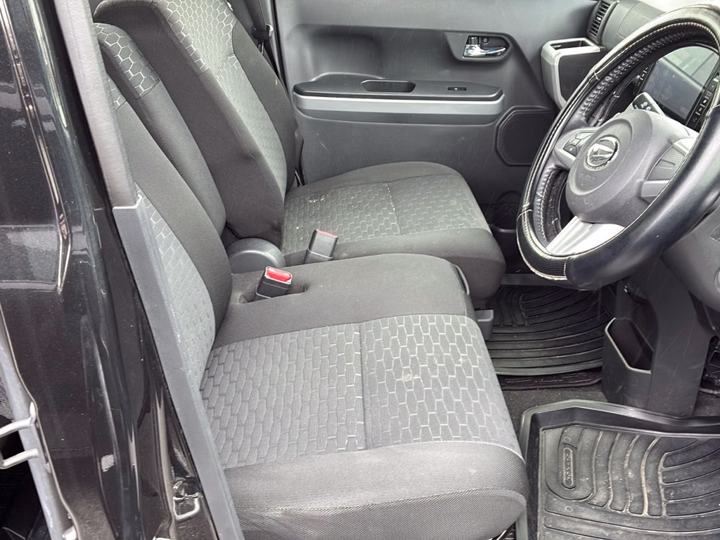 DAIHATSU WAKE