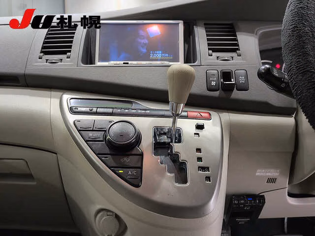TOYOTA ISIS