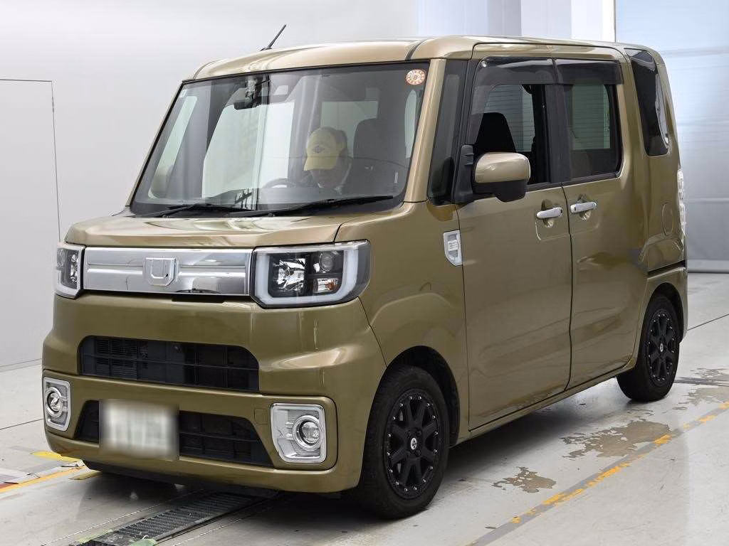DAIHATSU WAKE