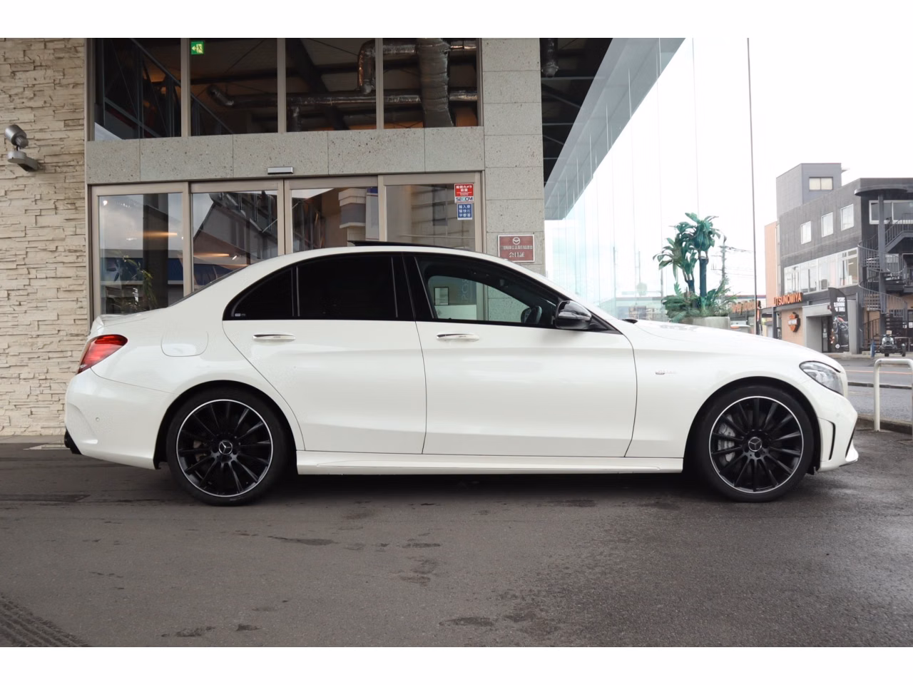 MERCEDES-BENZ C-CLASS