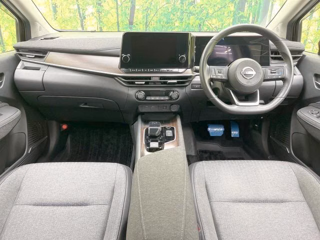 Nissan Aura