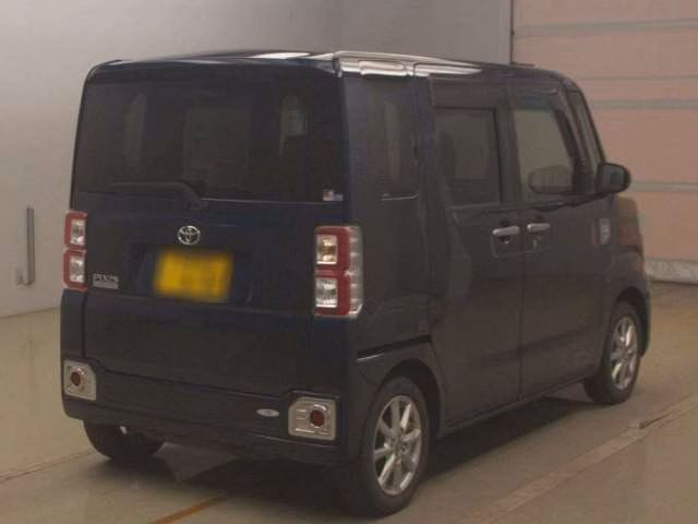 TOYOTA PIXIS MEGA
