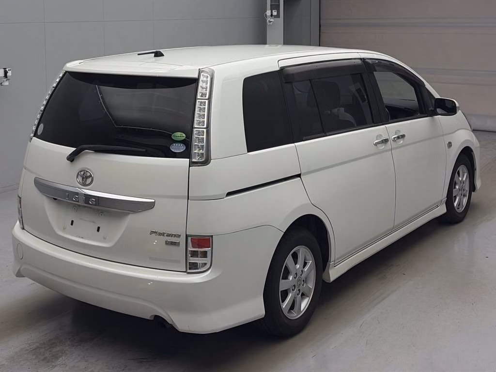 TOYOTA ISIS