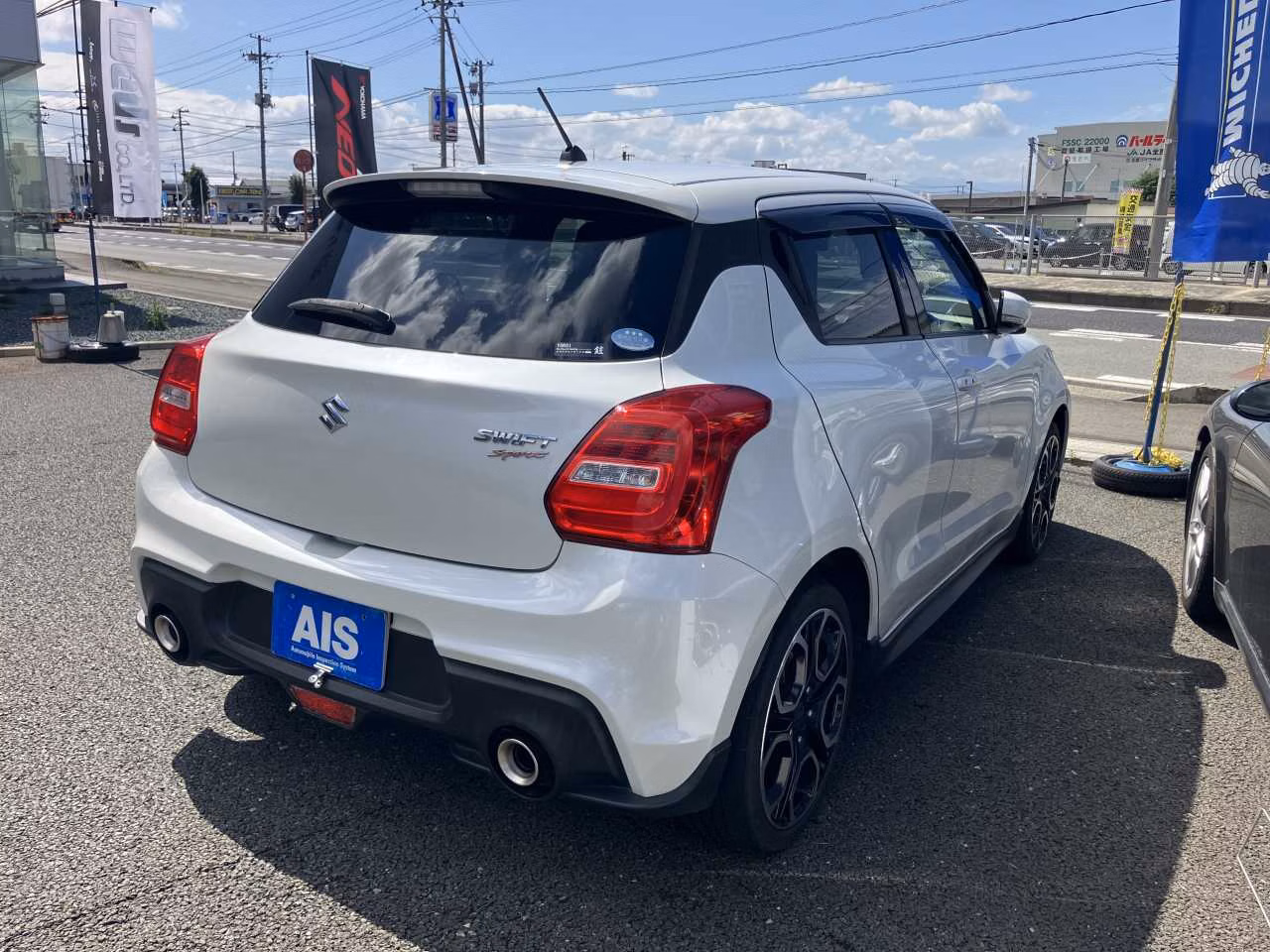 SUZUKI SWIFT