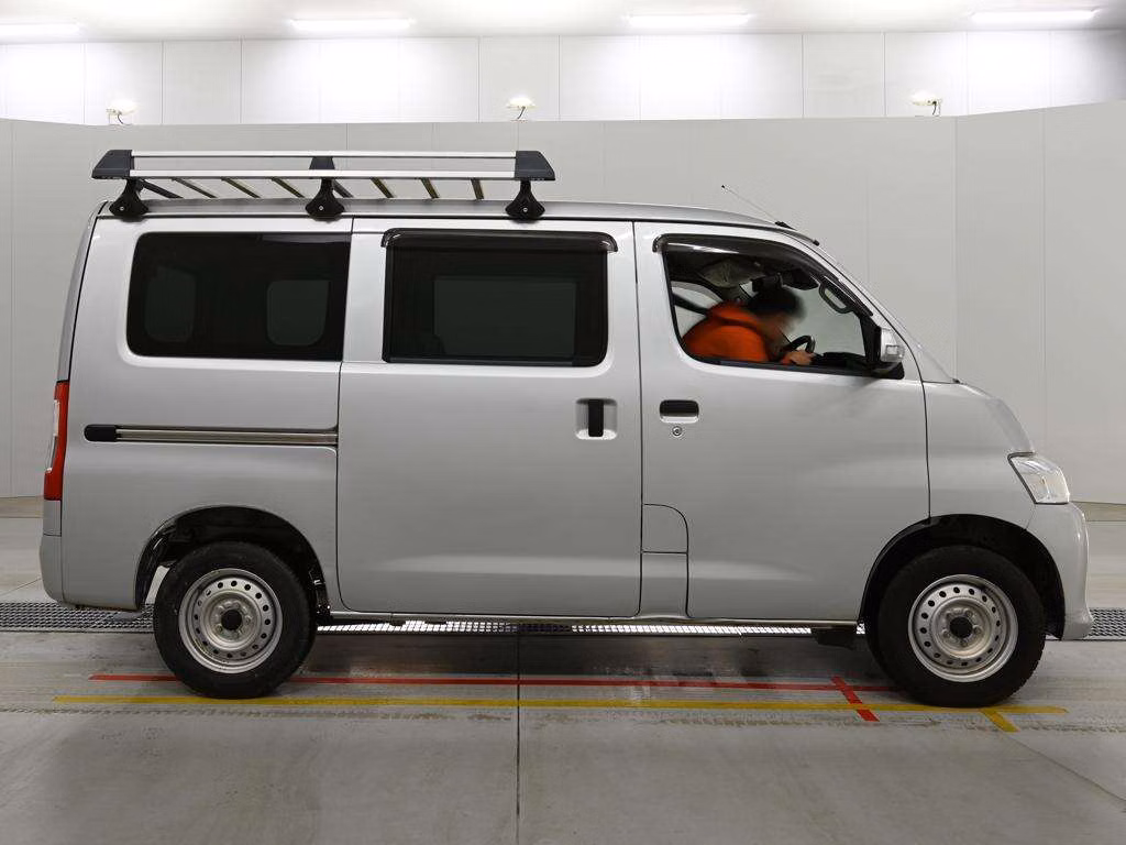 DAIHATSU GRAN MAX