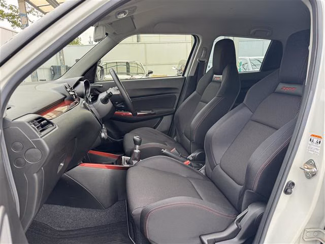 SUZUKI SWIFT
