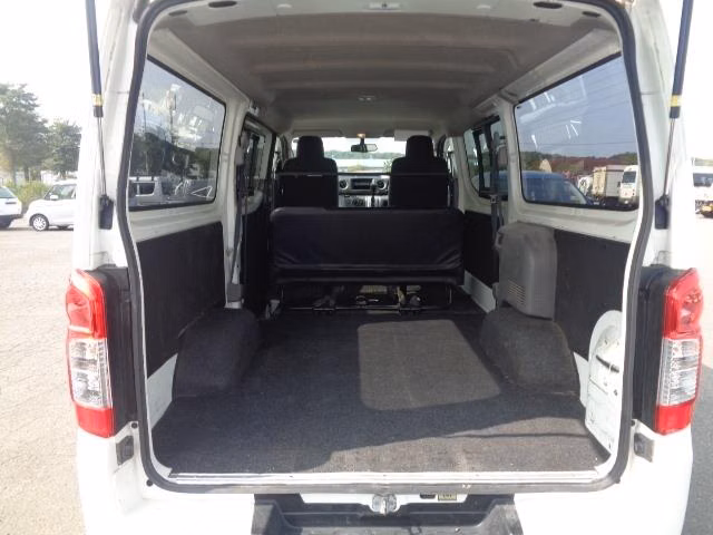 NISSAN NV350 CARAVAN