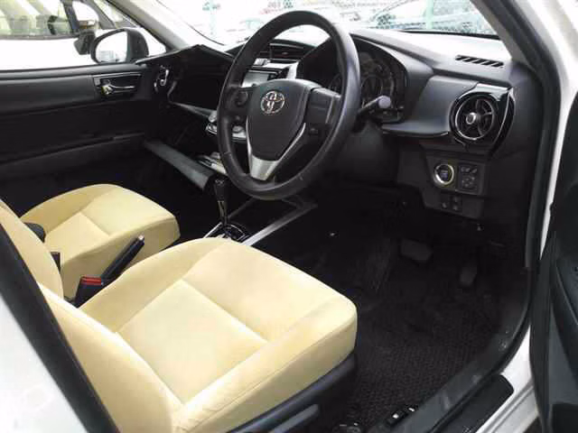 TOYOTA COROLLA AXIO