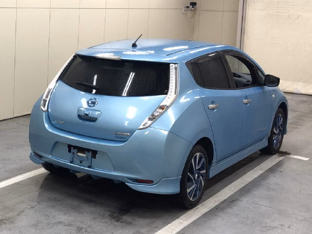 NISSAN LEAF