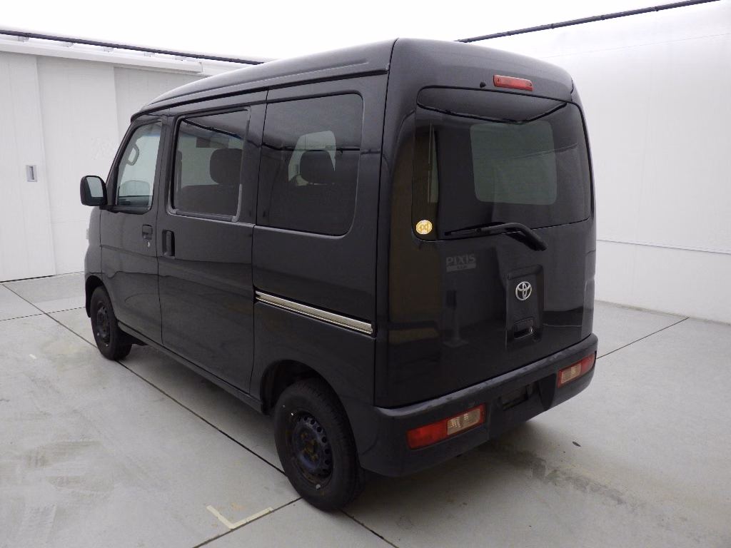 TOYOTA PIXIS VAN