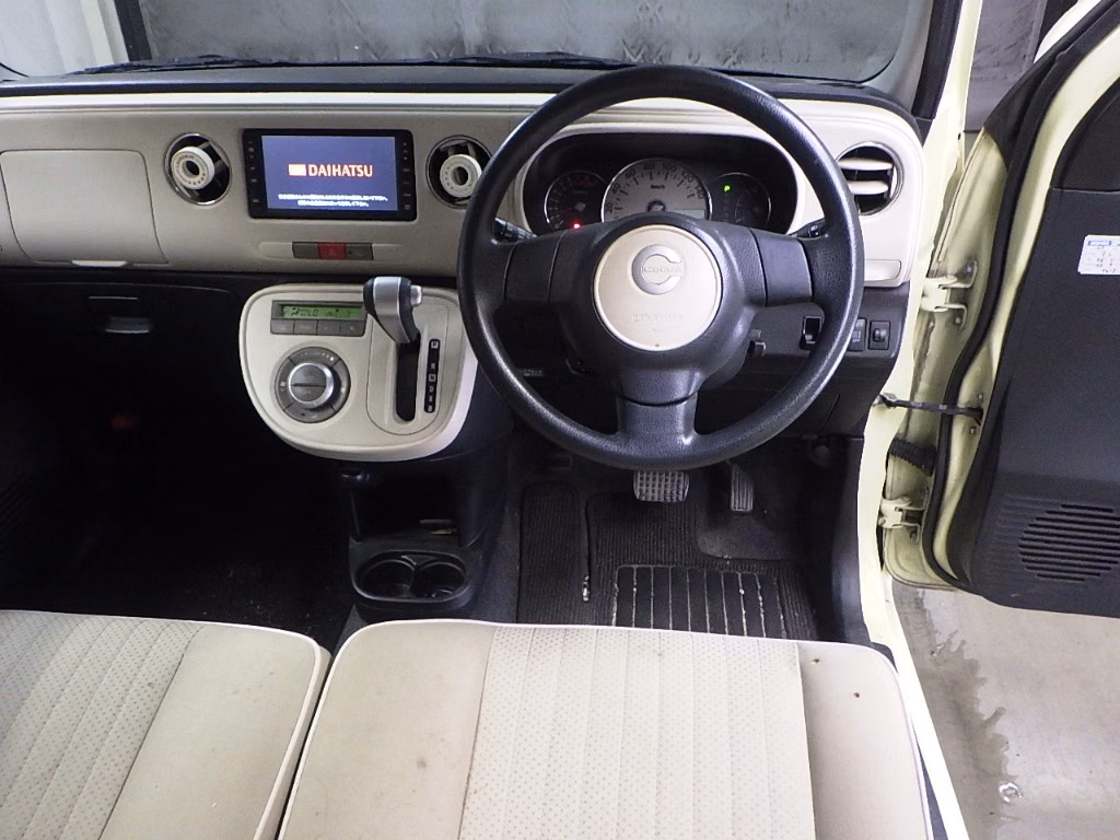 DAIHATSU MIRA COCOA
