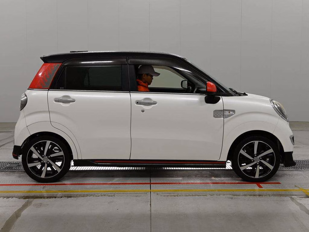 DAIHATSU CAST