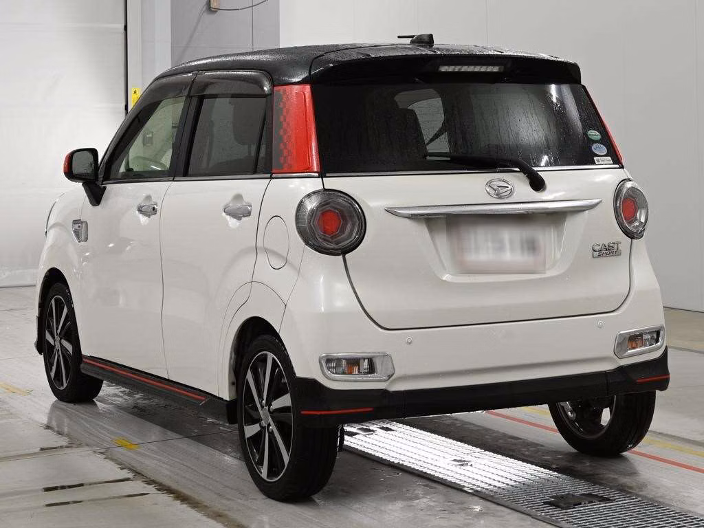 DAIHATSU CAST