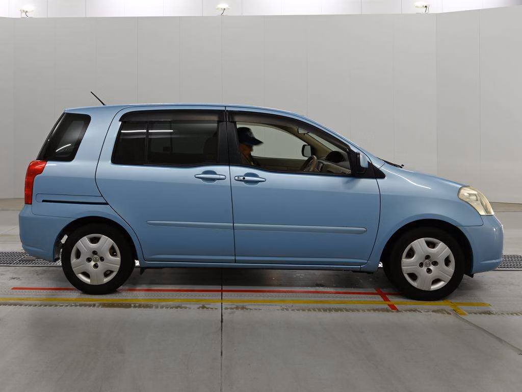 TOYOTA RAUM