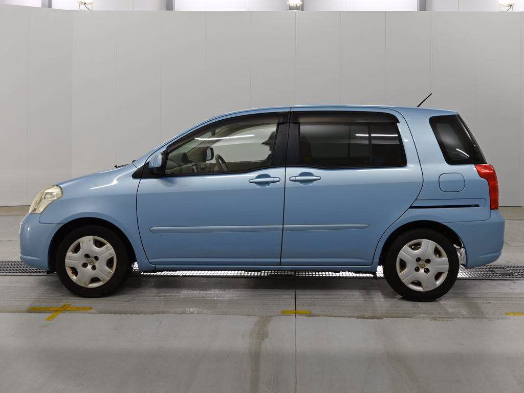 TOYOTA RAUM