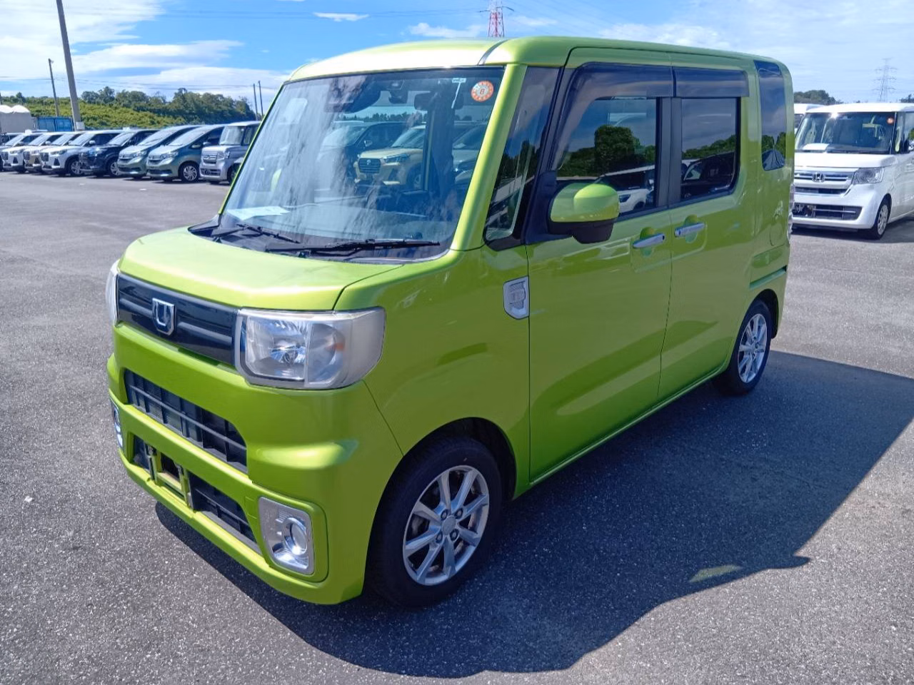DAIHATSU WAKE