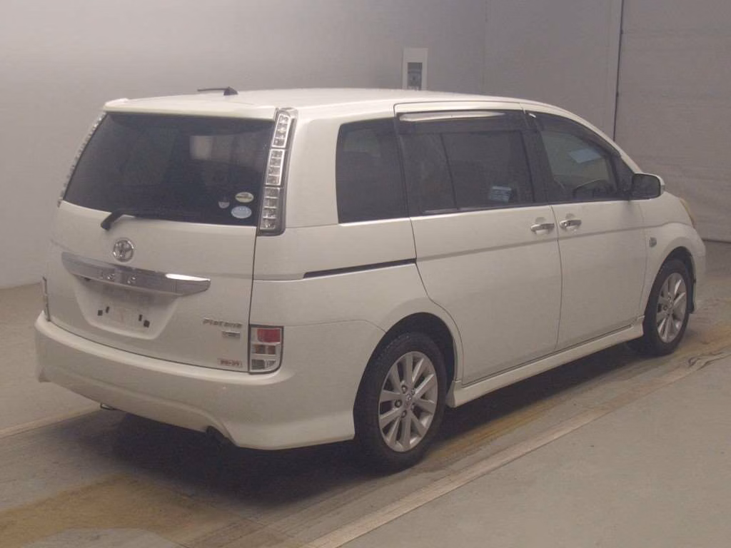 TOYOTA ISIS