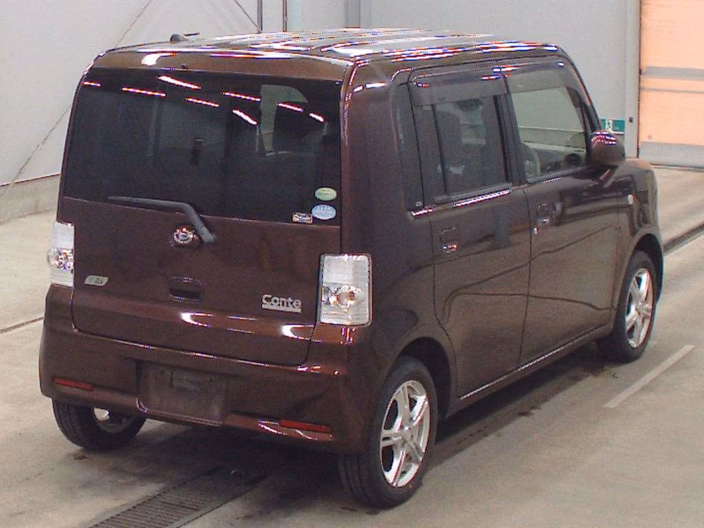 DAIHATSU MOVE CONTE