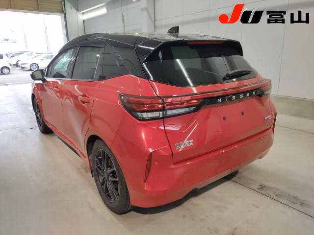 Nissan Aura