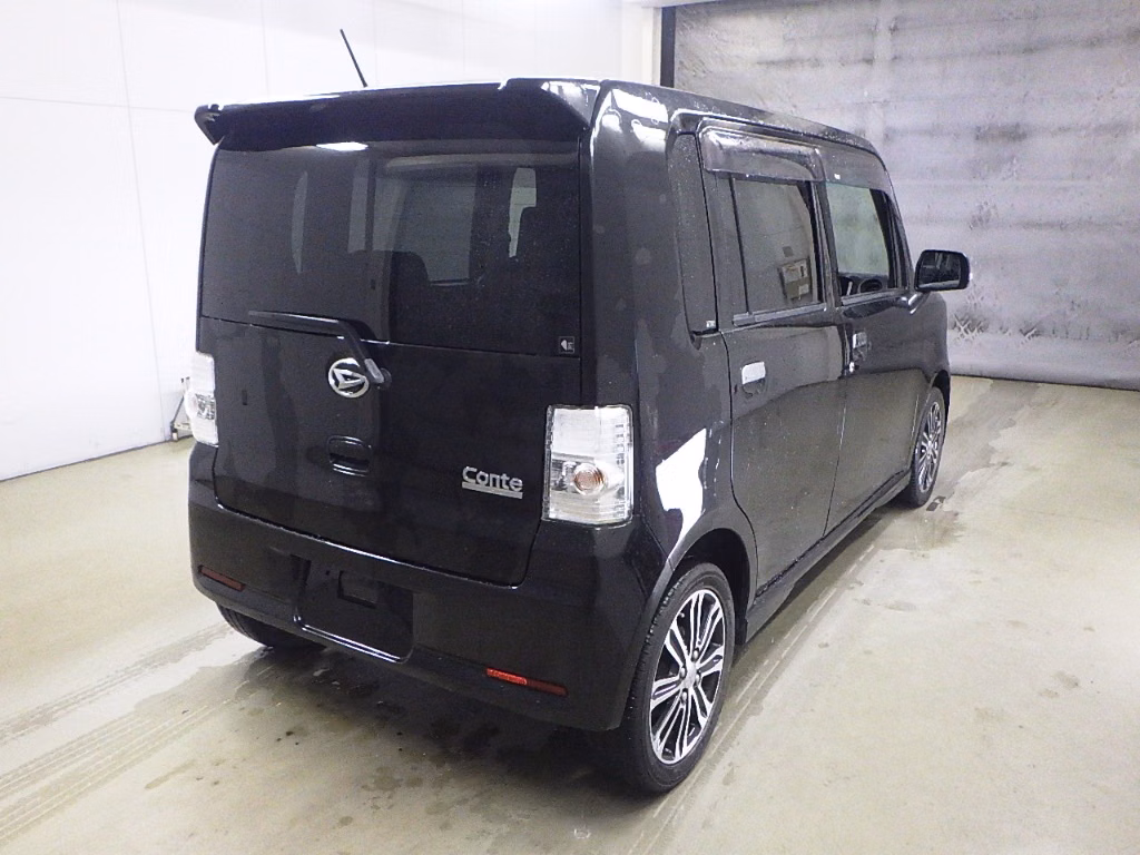 DAIHATSU MOVE CONTE