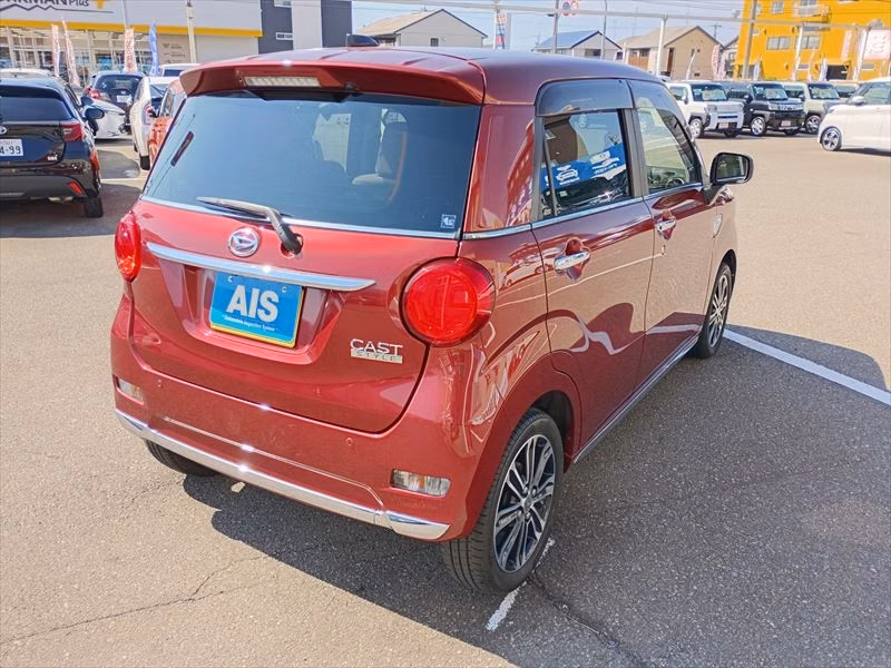 DAIHATSU CAST