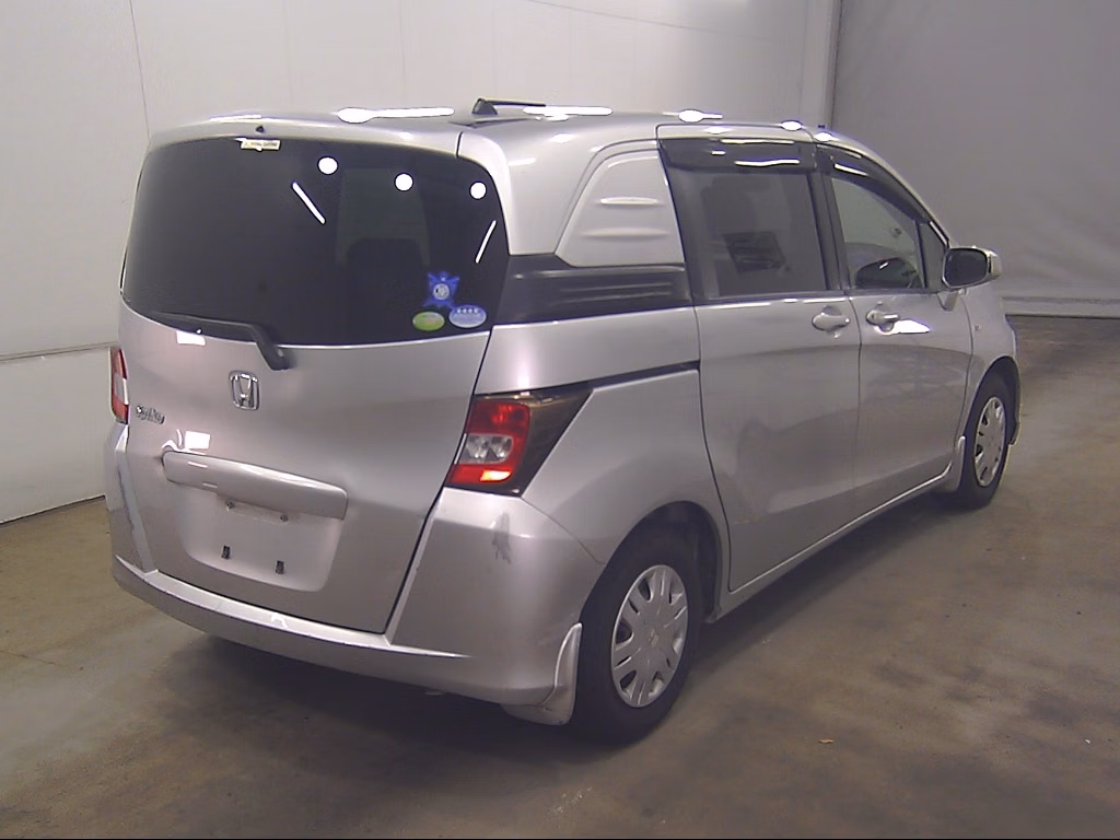 HONDA FREED SPIKE